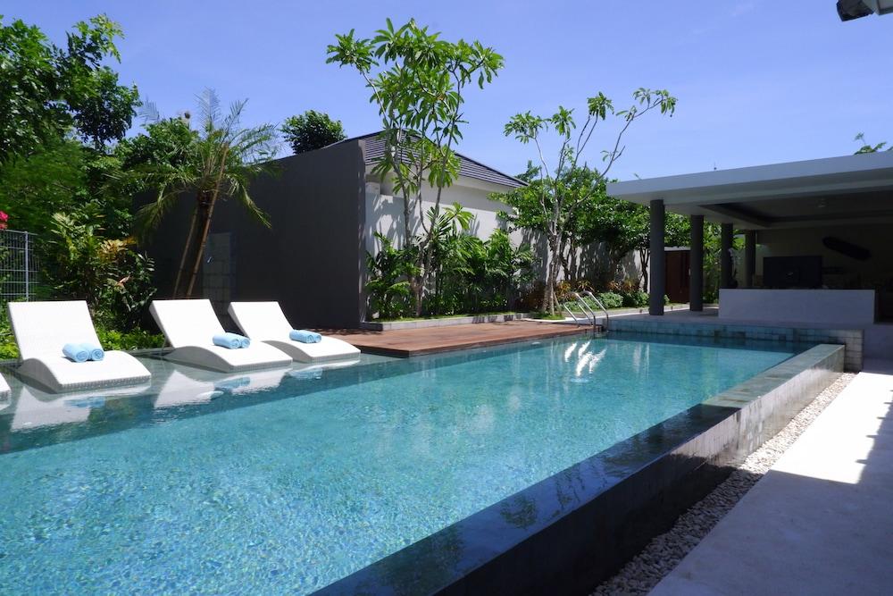 Hotel Cross Bali Breakers Jimbaran Zewnętrze zdjęcie